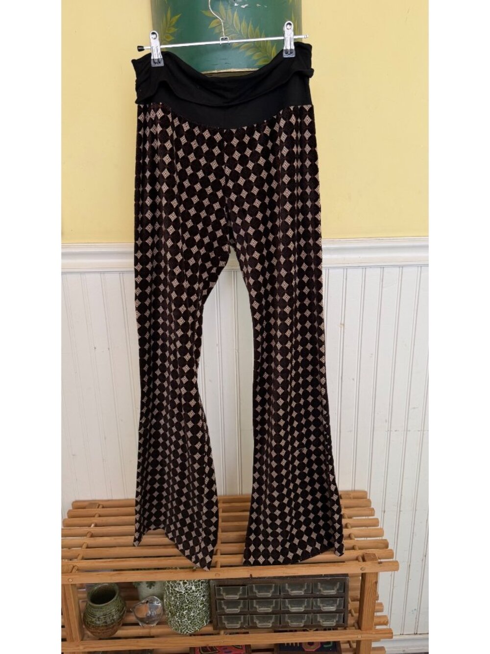 Nilla Shields Womens Flared Pants Black & Brown Diamond Print Stretch